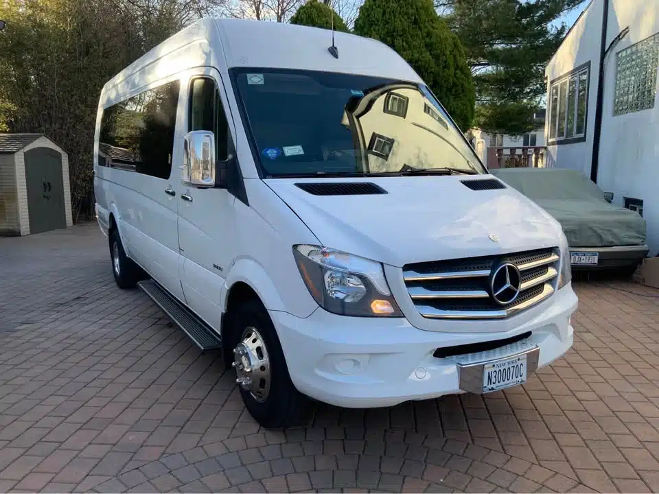 15-Passenger Party Bus