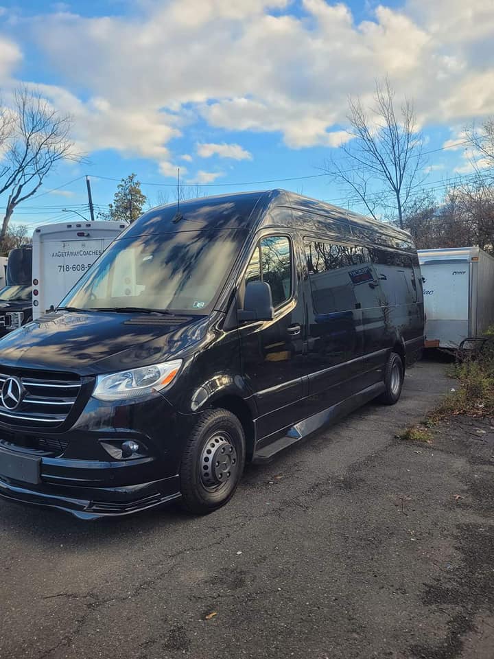 Charter Hub charter bus service in Springfield
