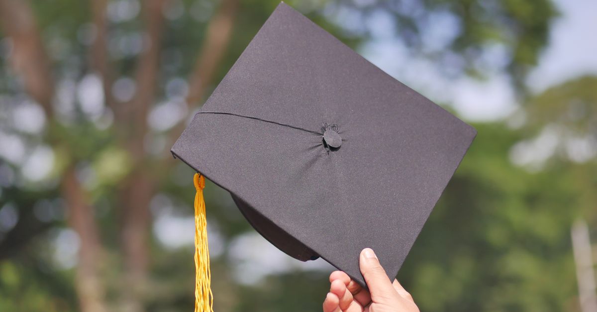 2027 College Graduation Season: Family Caravan Charter Bus Booking Guide