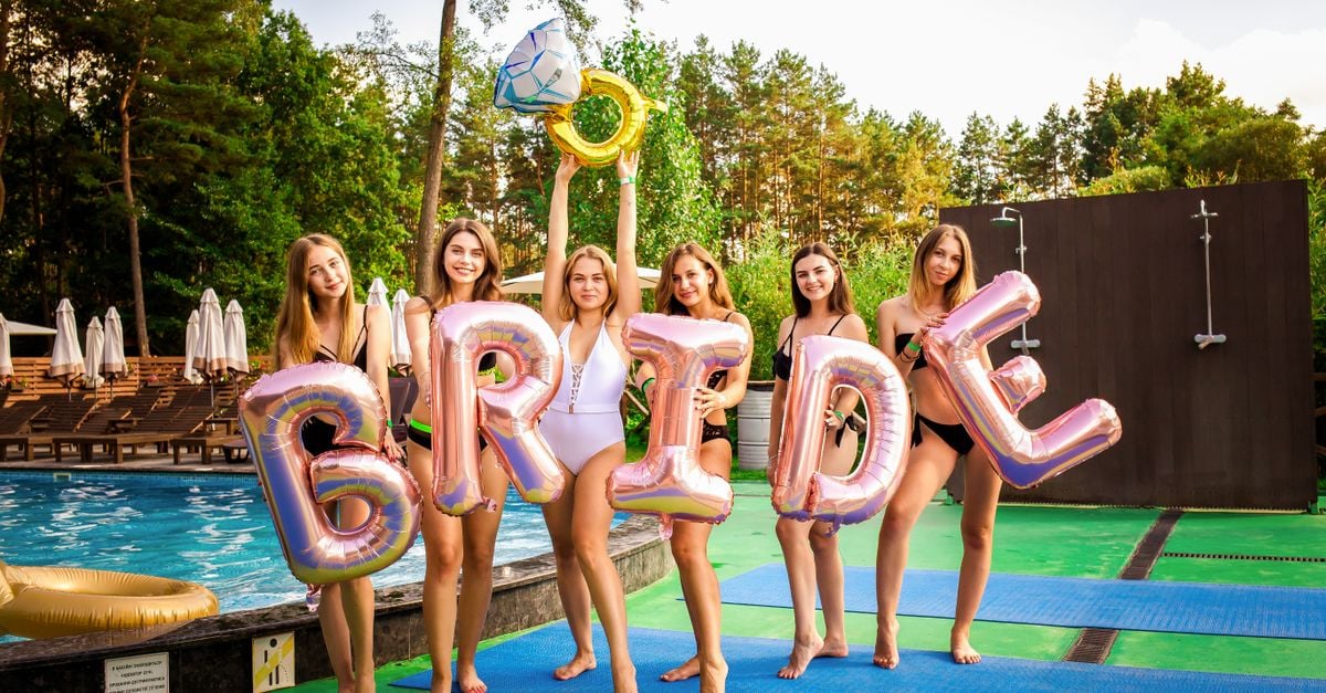 Vegas Bachelor & Bachelorette 2026: Group Charter Bus from Anywhere to the Strip