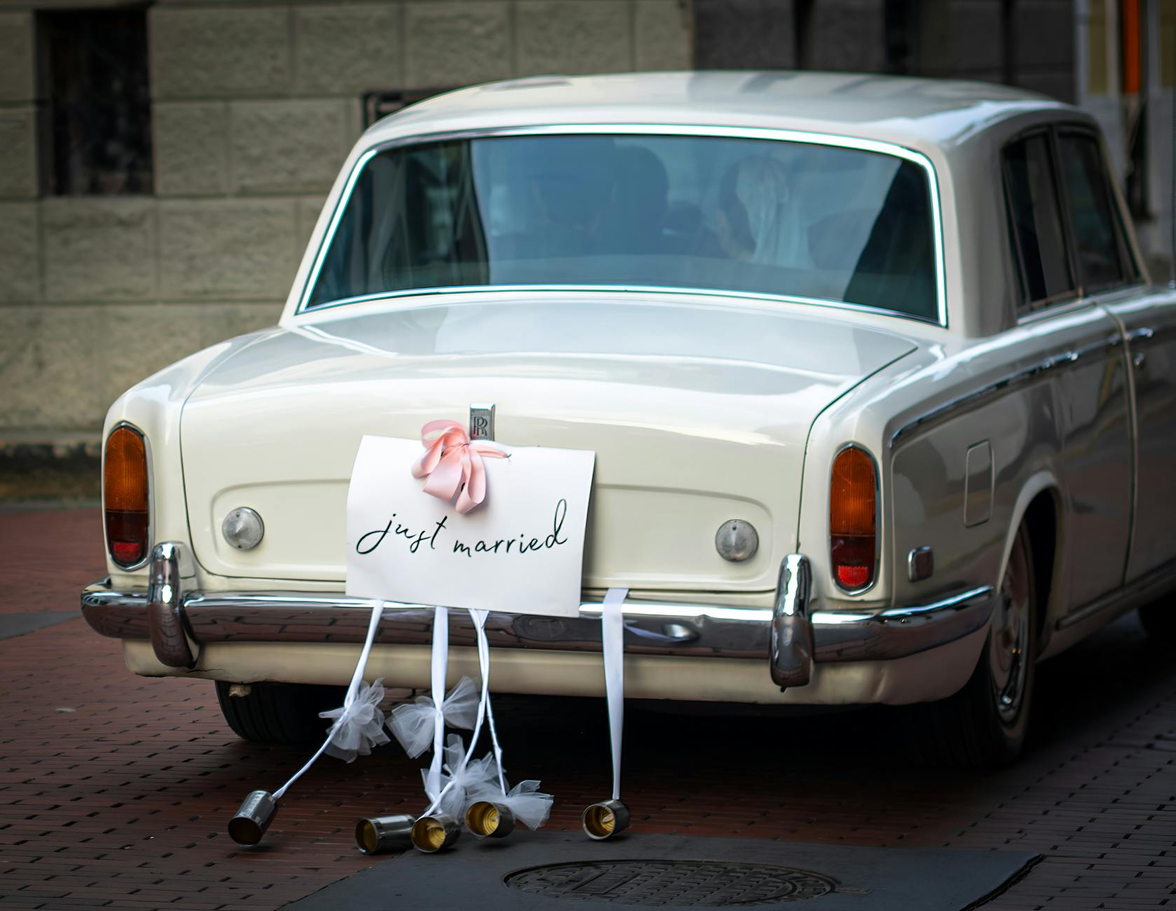 Prom-night transportation for Dallas groups