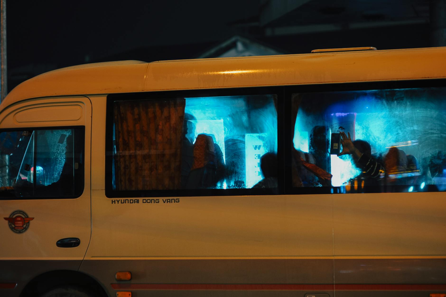 Prom-night transportation for Knoxville groups
