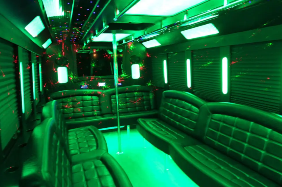 Nashville High School Homecoming 2026: Group Transportation Playbook for Alumni, Greek Life & Tailgates