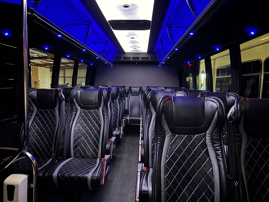 Chicago High School Homecoming 2026: Group Transportation Playbook for Alumni, Greek Life & Tailgates