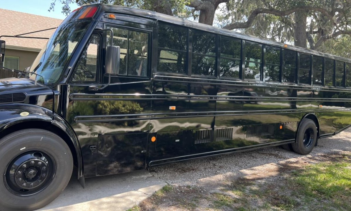 Christmas Lights Bus Tours 2026: Group Charter Bus & Party Bus Logistics