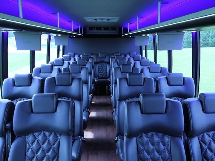 Wisconsin Badgers Football Saturdays: Charter Bus & Tailgate Transportation Guide