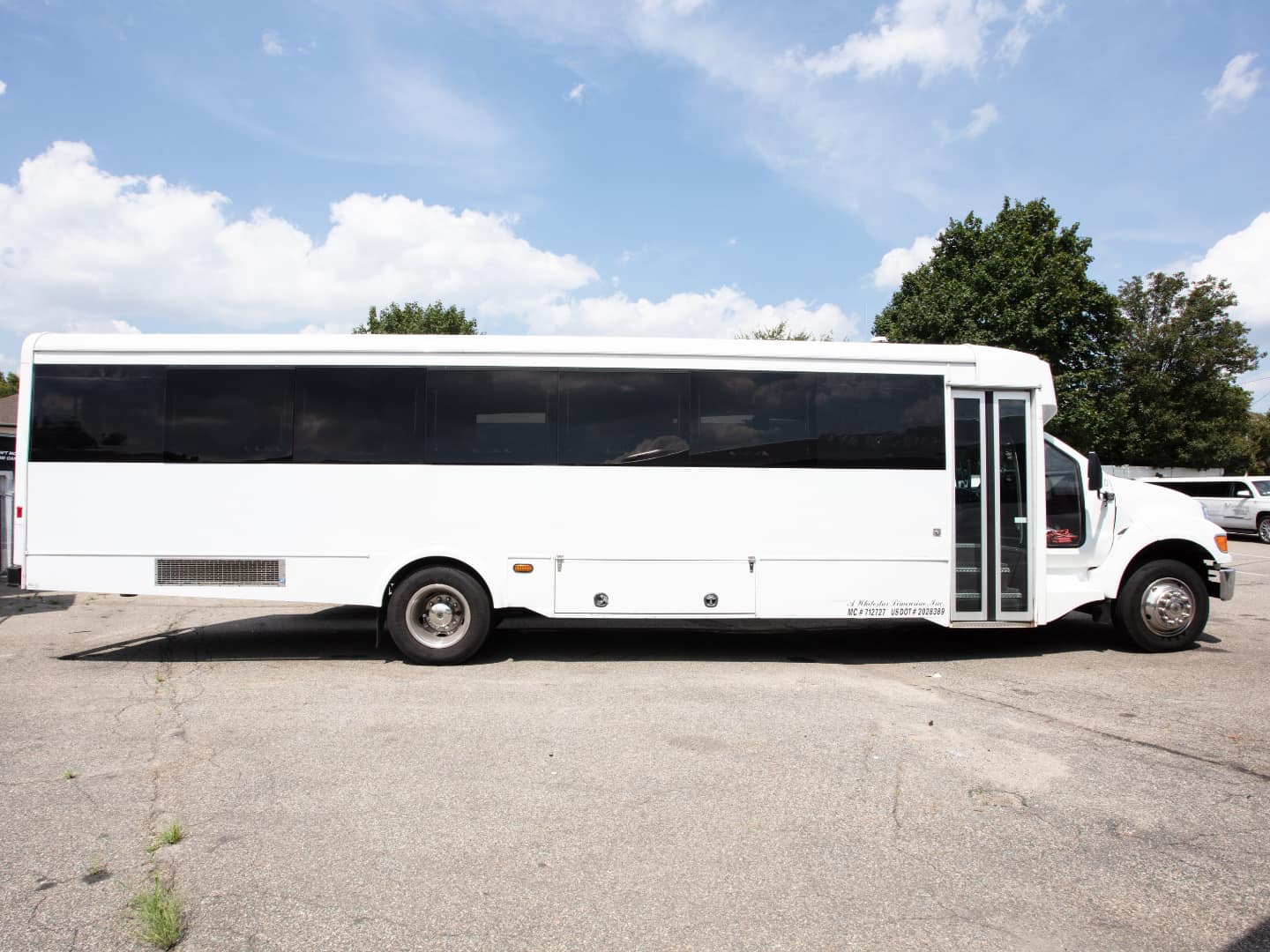 Charter Hub charter bus service in Milwaukee