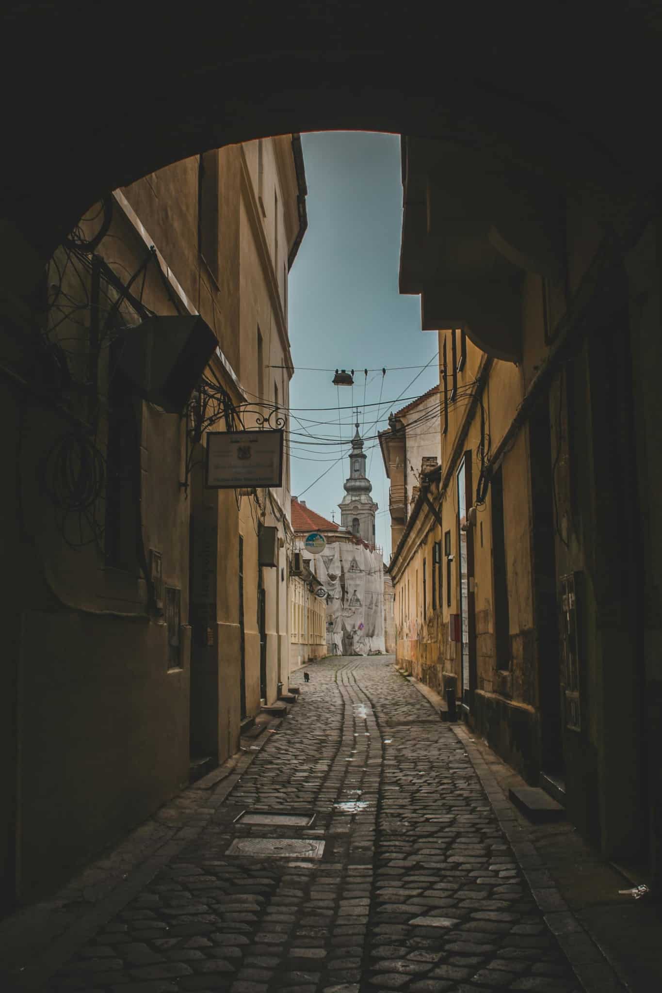 Top Hotspots and Local Hangouts for Your Birthday Tour