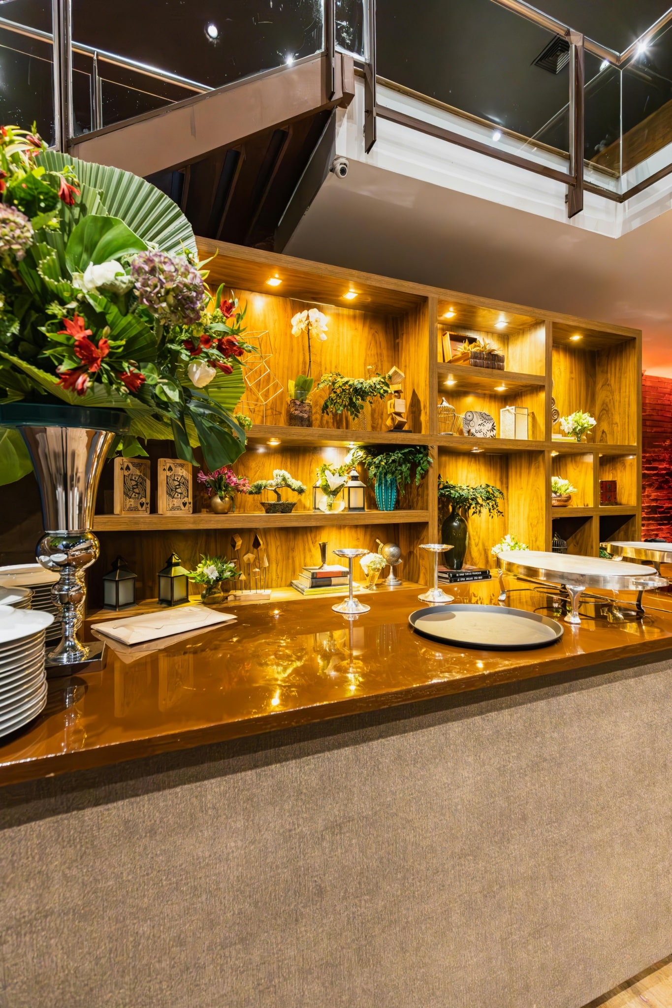 Top Dining and Entertainment Near Interlochen with Casino Shuttle Service