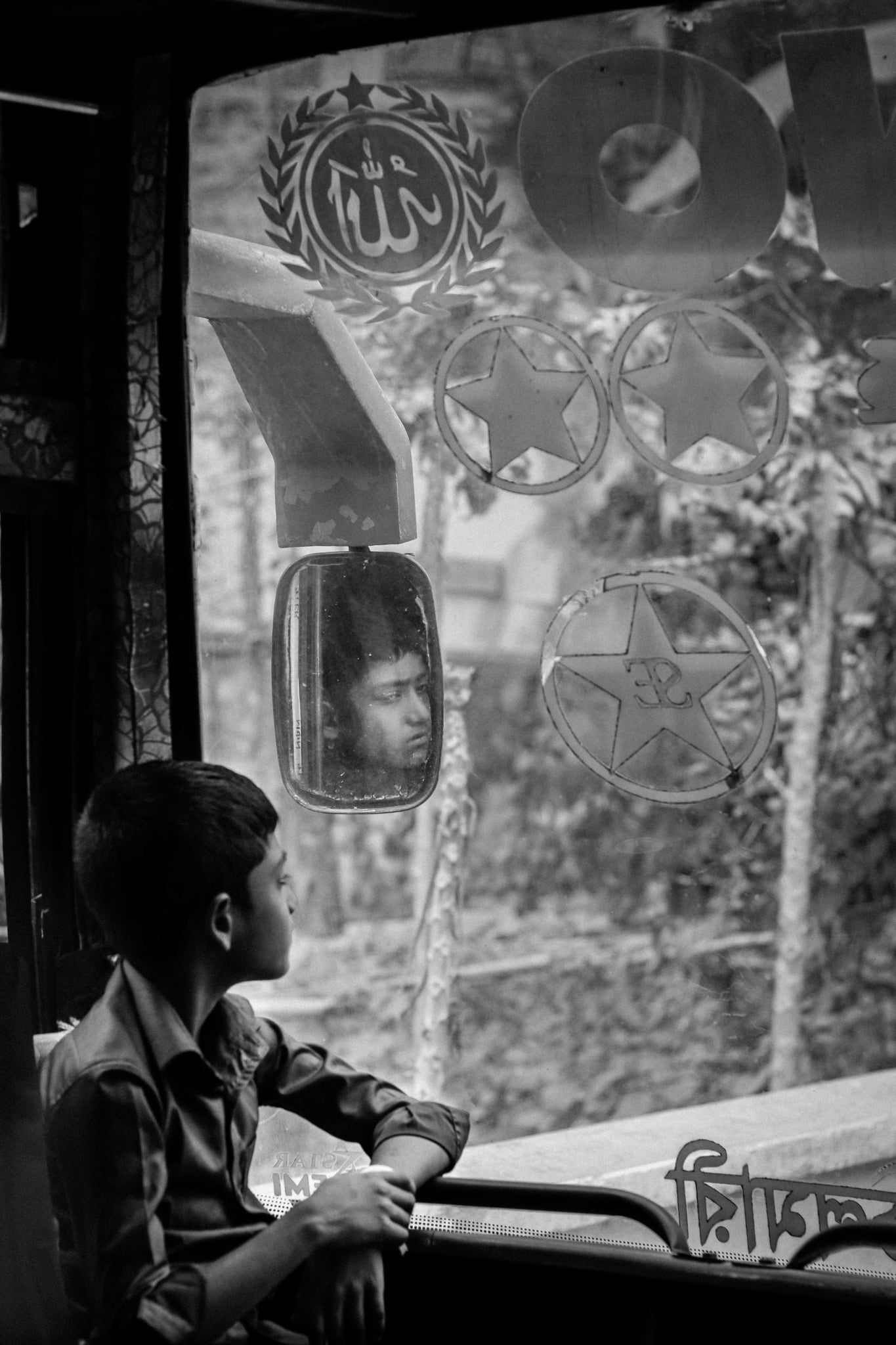 Safe and Reliable Rides to Points of Interest with Gambling Shuttle Bus