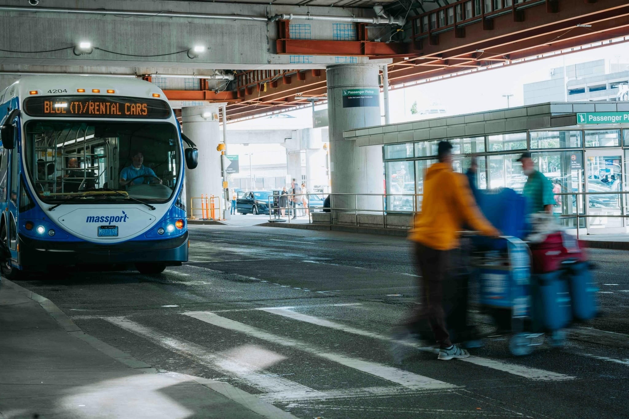 Efficient Event and Airport Transfers with Mini Bus Rentals