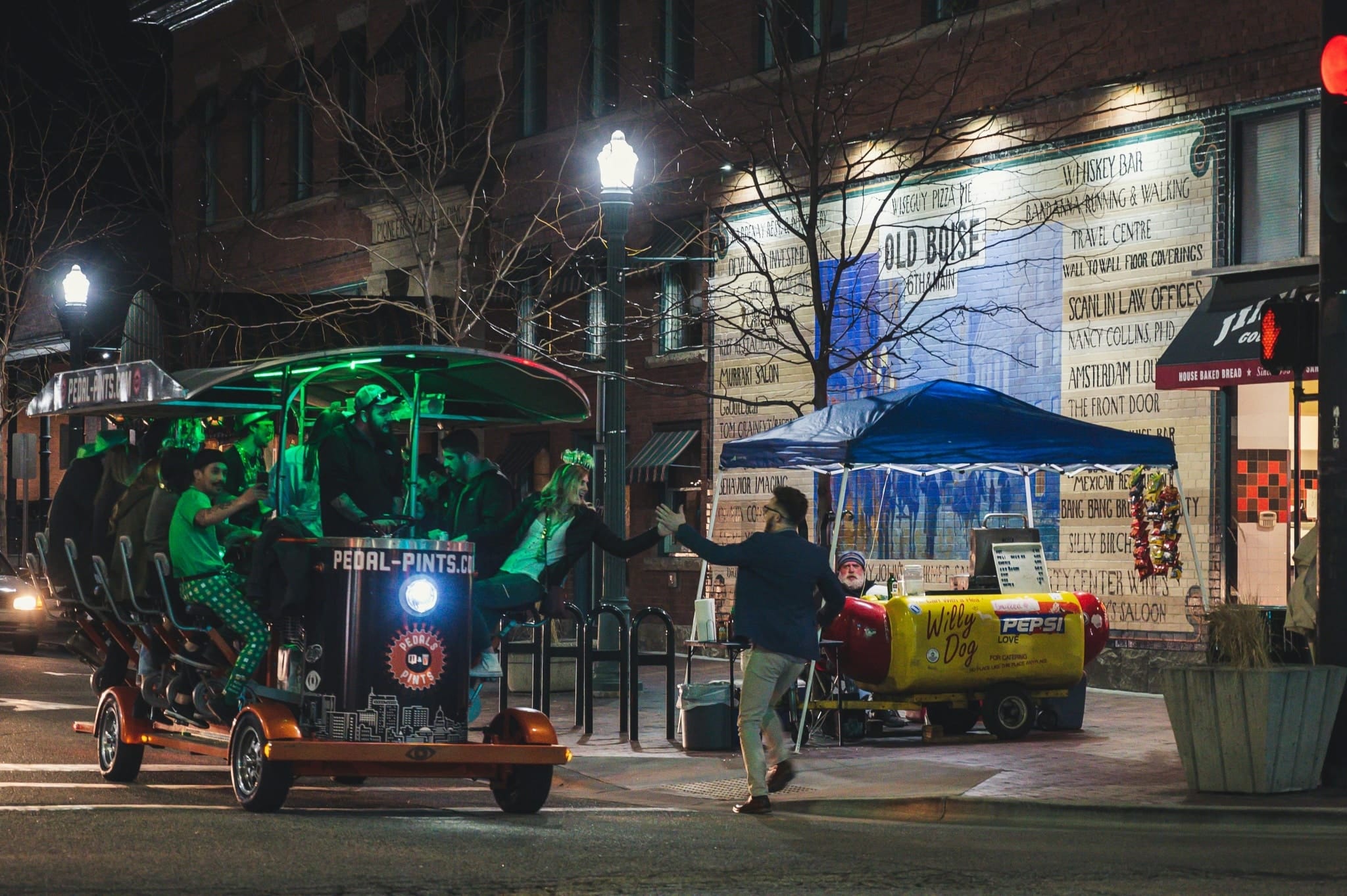 Nightlife and Entertainment in North Lindenhurst with Group Transport