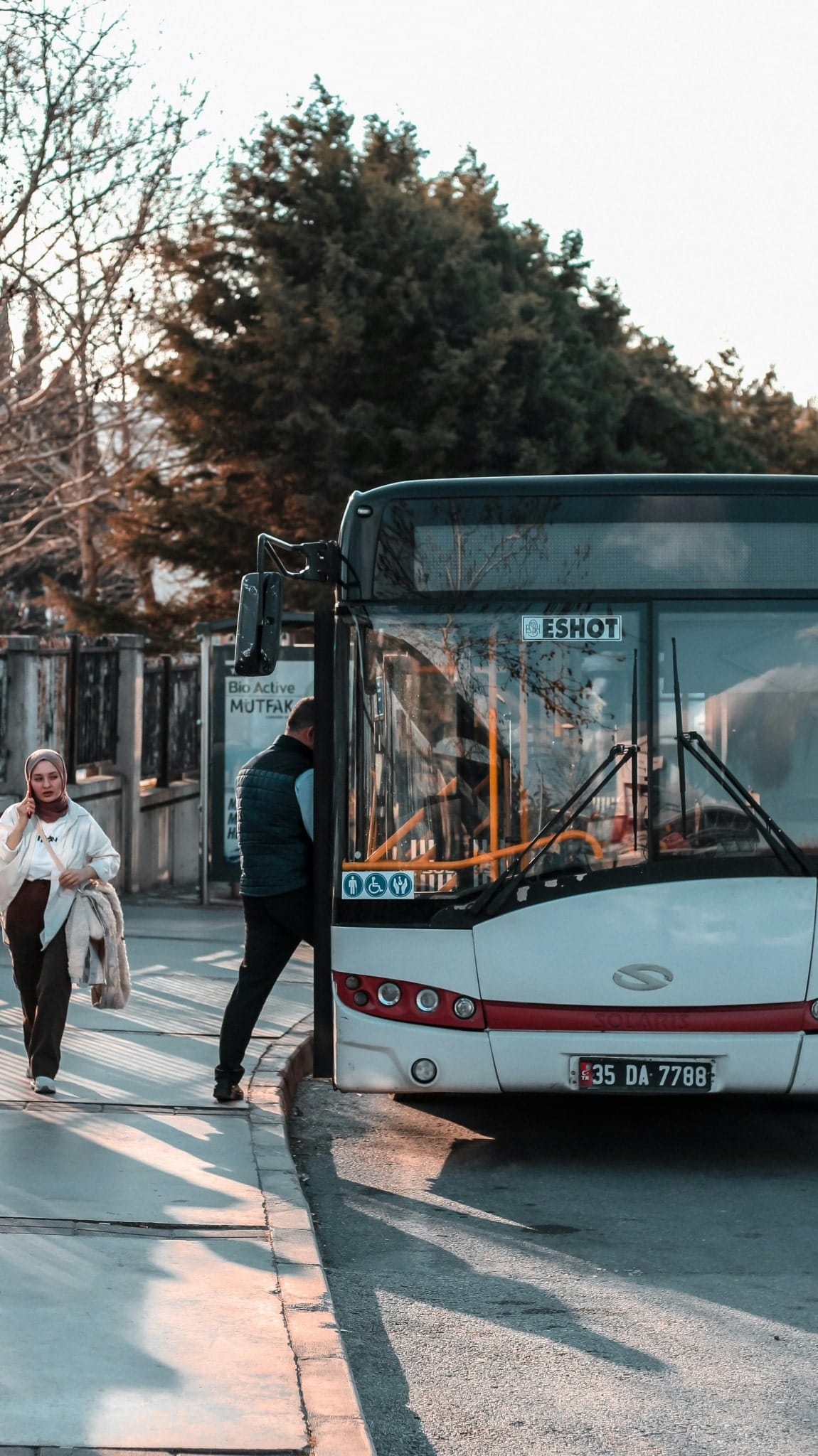 Explore Allen Park with an 18 Passenger Mini Bus Rental