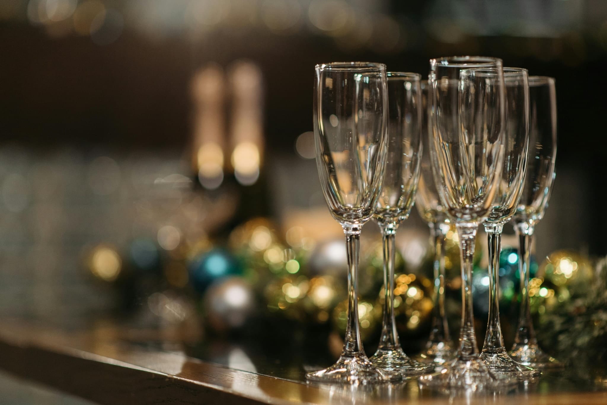 Top Dining and Nightlife Stops with a 36 Passenger Prom Party Bus New Franklin, Ohio