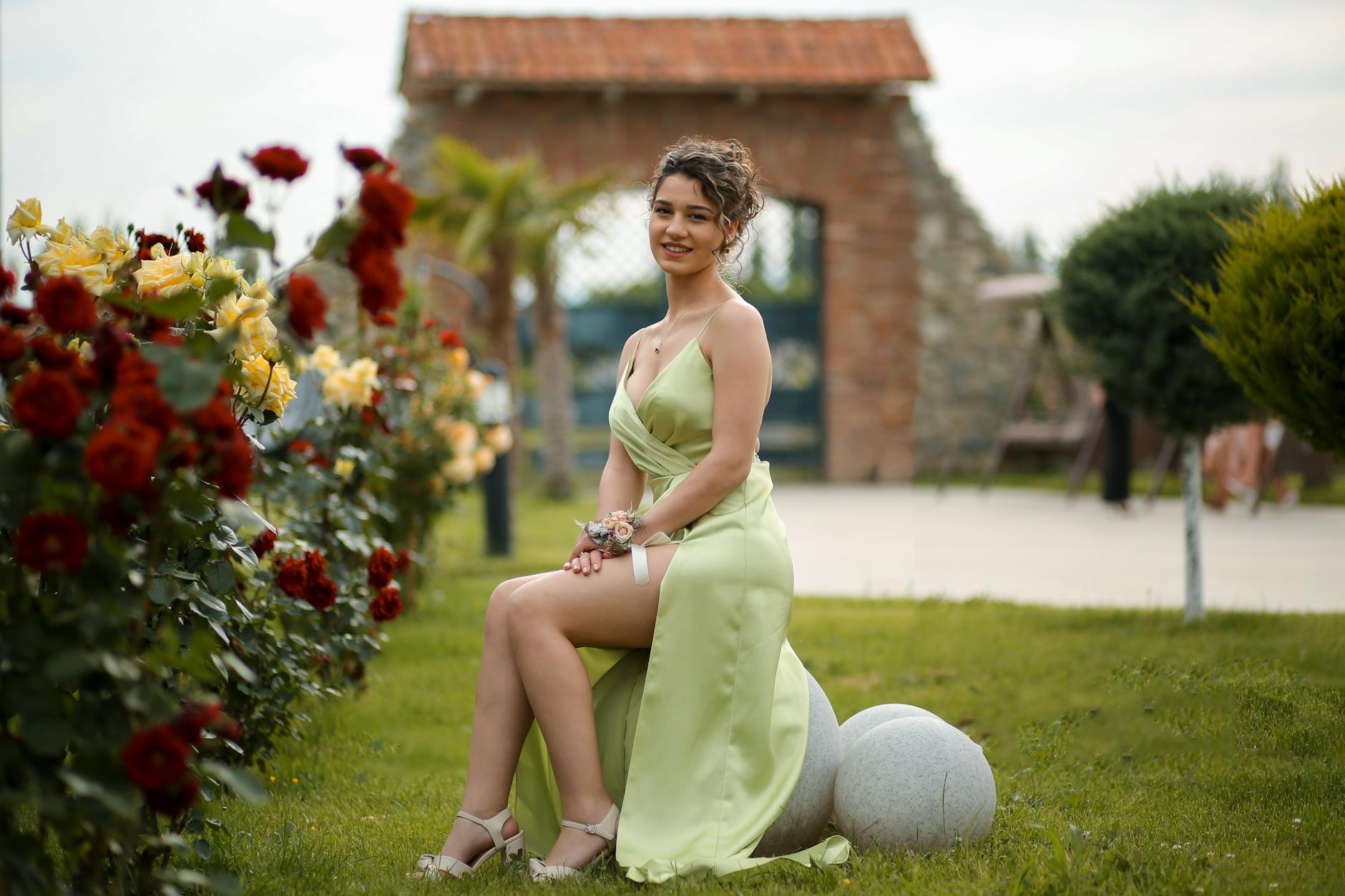 Prom-night transportation for Hartford groups